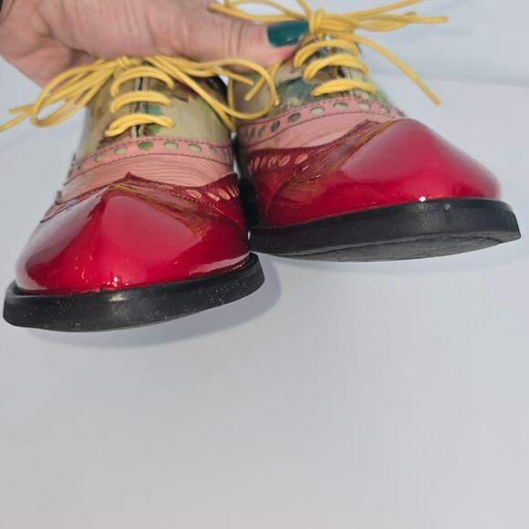 John Fluevog Domitian Sea Angel Brogue Oxford White Floral Red Patent 6.5 w/Box - Picture 8 of 12